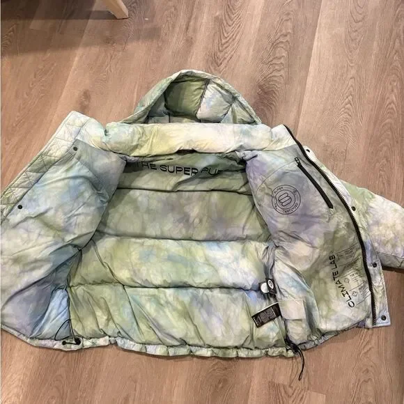 Aritzia Super Puff Shorty in Quicksilver Blue and Green - Picture 11 of 12